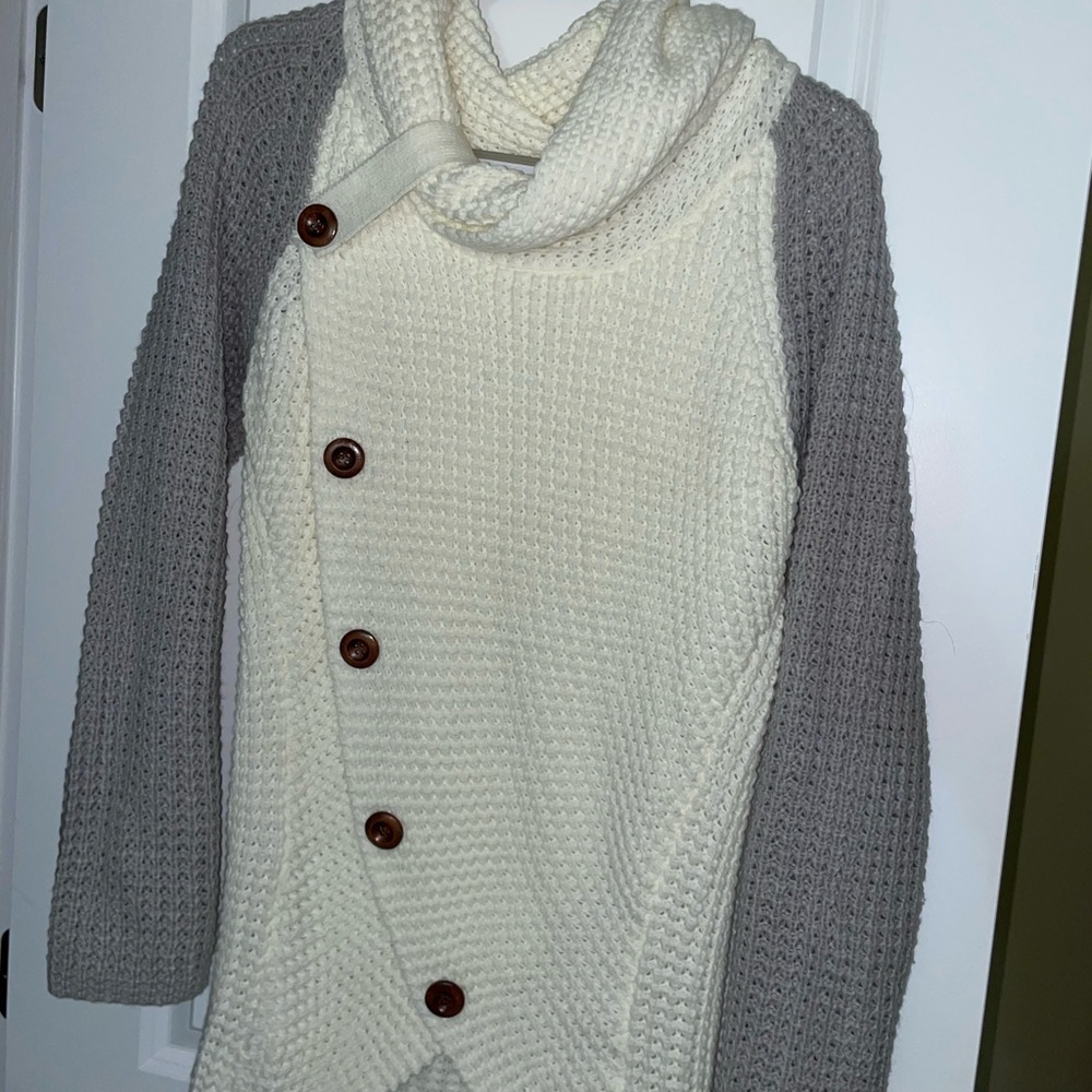 White and Gray Long Sleeve Sweater